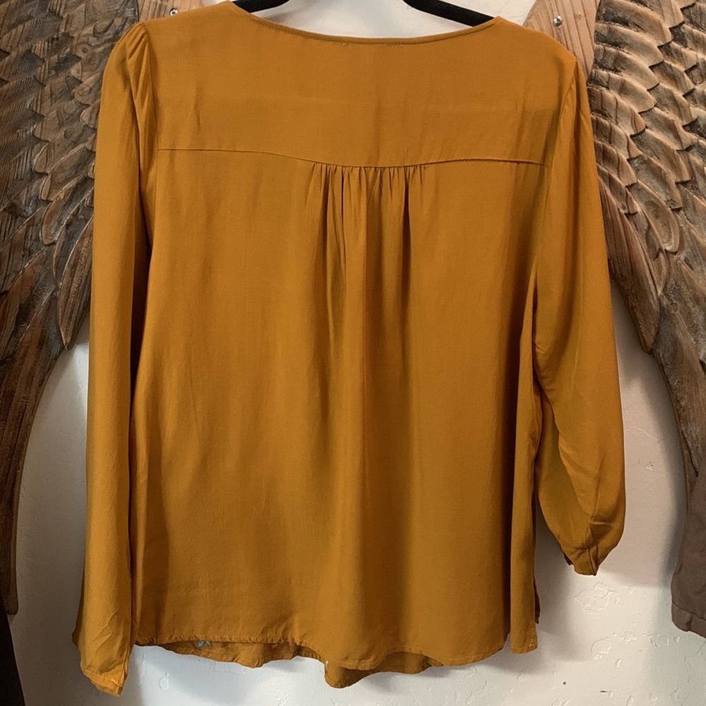Savanna Jane embroidery blouse . - Picture 5 of 6